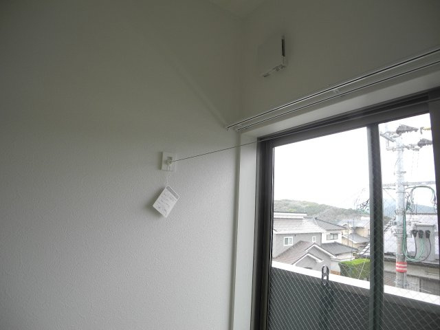 エルモーサのその他|雨の日に嬉しい室内物干し付き　※別号室