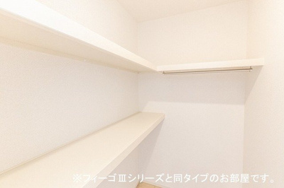 【収納】 | ヴェゼル | ちょっとした収納スペースも充実しています