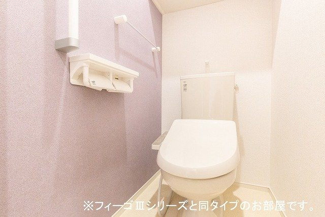 【トイレ】 | ヴェゼル | 清潔感のあるトイレです