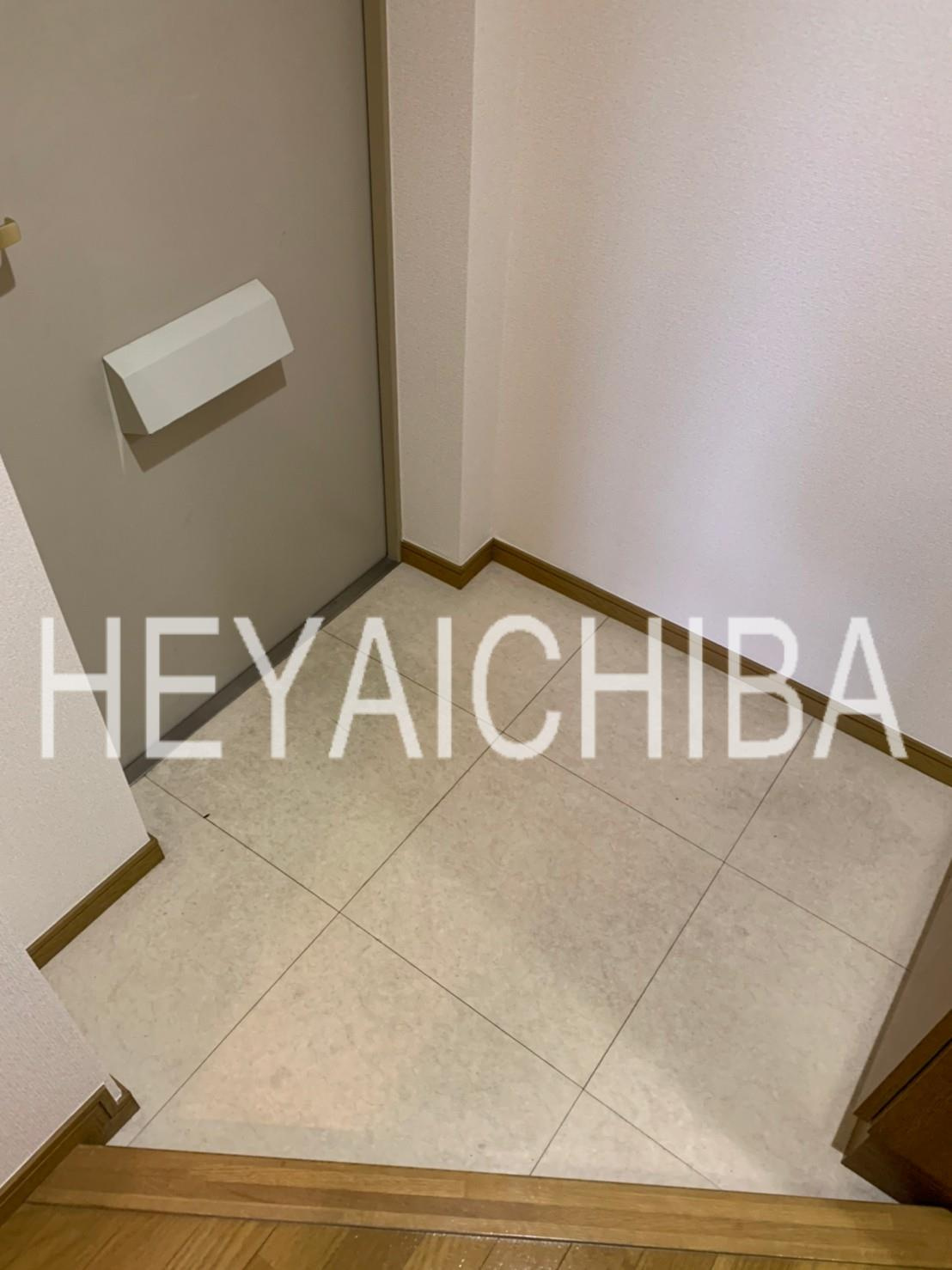 スカイコート本郷東大前壱番館の玄関