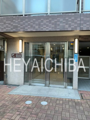 スカイコート本郷東大前壱番館のエントランス