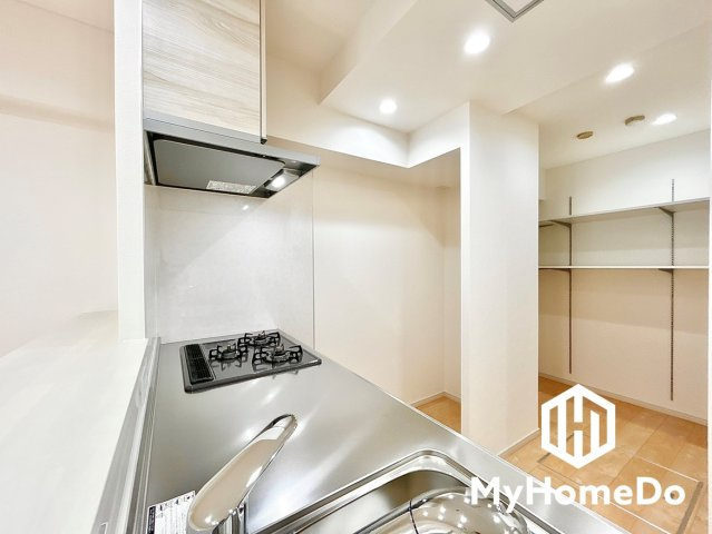 シュロス春日井のキッチン|お手入れが簡単なコンロ周り。毎日のお料理がもっと楽しくなります。