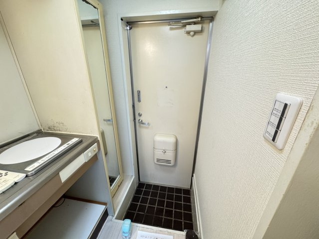 ジュネパレス市川第03の玄関