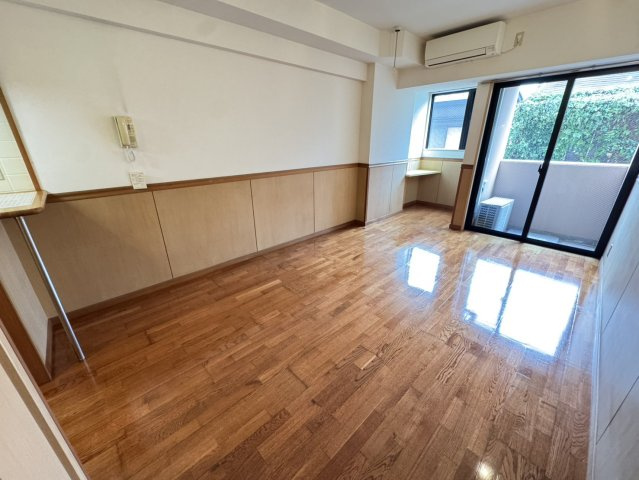 ペリエ市川Ⅰの居間・リビング