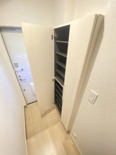 【玄関】 | サクラレジェンド　E | 同タイプの部屋となります