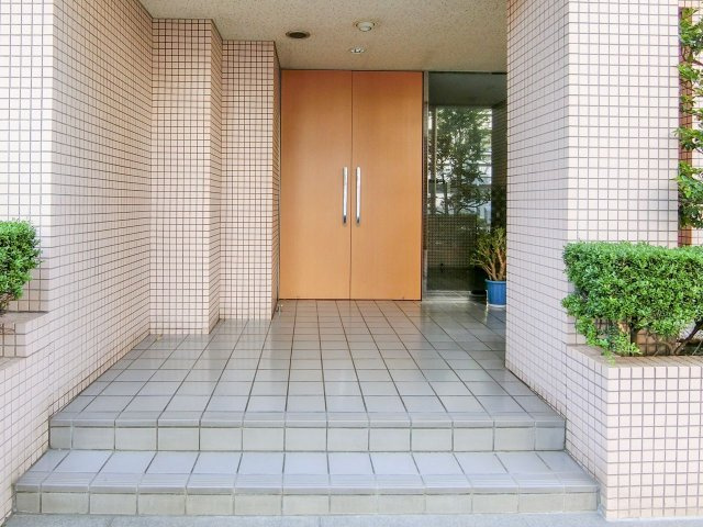 ハイツ空蝉のエントランス
