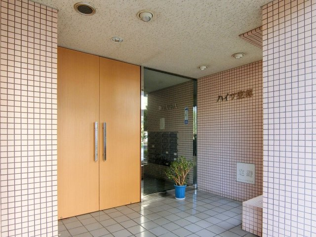 ハイツ空蝉のロビー