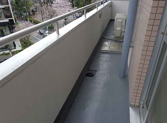 ハイツ空蝉のバルコニー