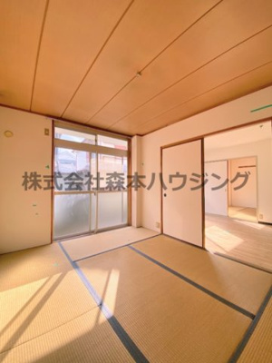【和室】 | 　ハイメゾン中西　B棟 | ※反転タイプ別室の写真となります。
　設備内容や色調など相違がある場合は実際のお部屋の現状優先となります。