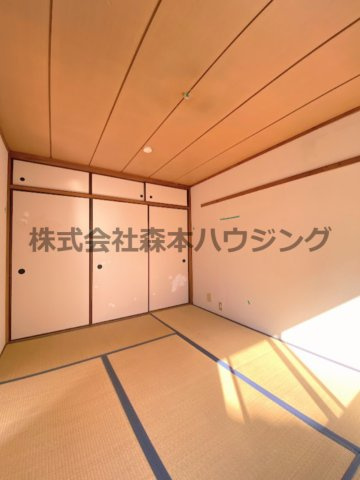 【和室】 | 　ハイメゾン中西　B棟 | ※反転タイプ別室の写真となります。
　設備内容や色調など相違がある場合は実際のお部屋の現状優先となります。