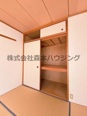 【収納】 | 　ハイメゾン中西　B棟 | ※反転タイプ別室の写真となります。
　設備内容や色調など相違がある場合は実際のお部屋の現状優先となります。