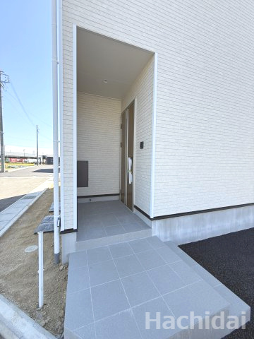 高浜市神明町第6　新築戸建＜２号棟＞のエントランス