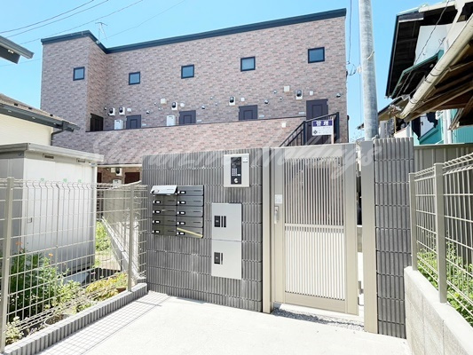 藤沢市西富１丁目のアパートの外観