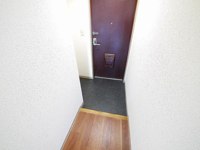 ヴェルドミール平城山の玄関