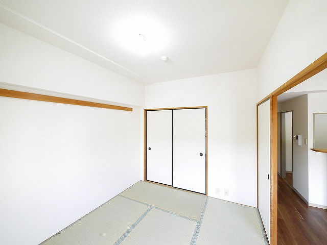 ヴェルドミール平城山の和室