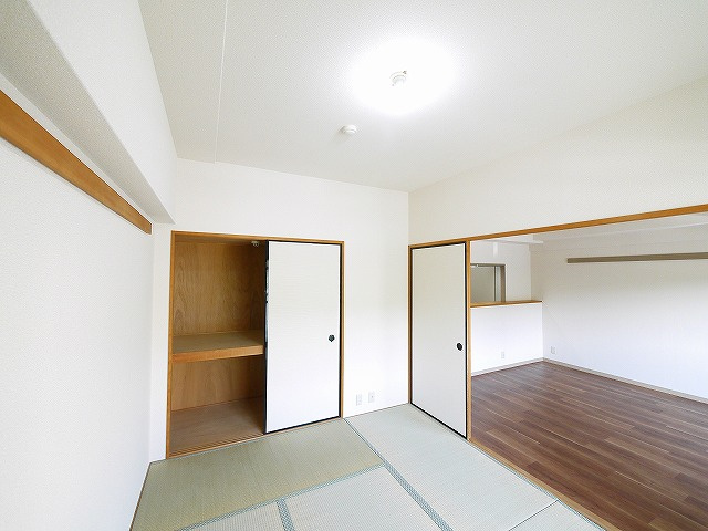 ヴェルドミール平城山の和室