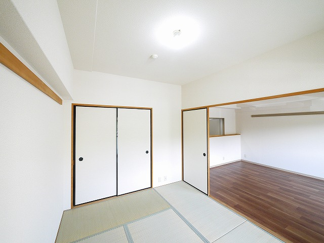 ヴェルドミール平城山の和室