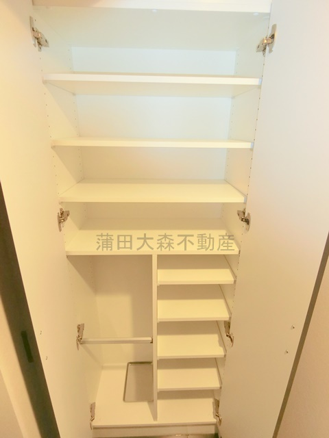 スプレスター大森山王の設備|玄関収納　シューズBOX