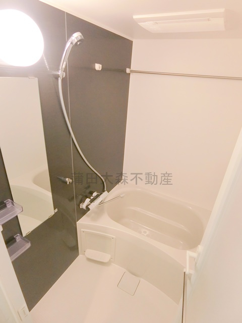 スプレスター大森山王の浴室|浴室乾燥機付きのバスルーム　お風呂
少し大きな浴槽がポイント！