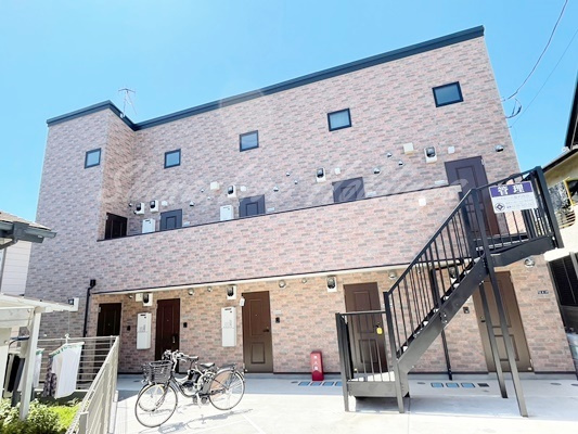 藤沢市西富１丁目のアパートの外観
