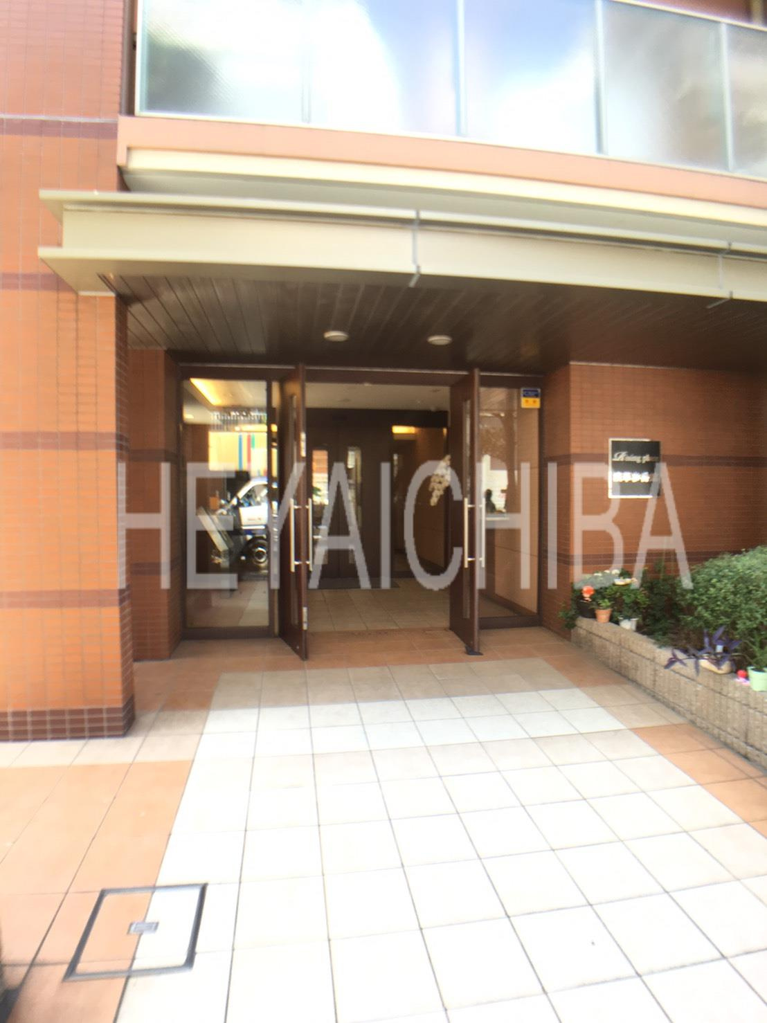 Rising place 浅草参番館のエントランス