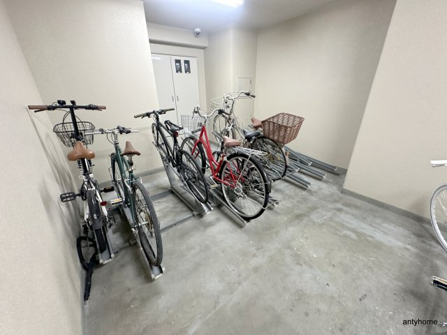 グーラテースUHYの駐車場
