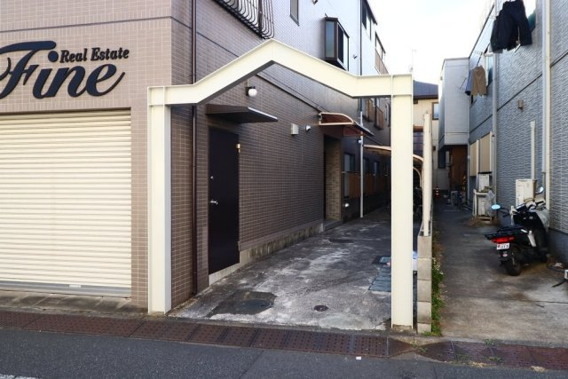 グレイス西落合のエントランス|落ち着いたエントランスです
