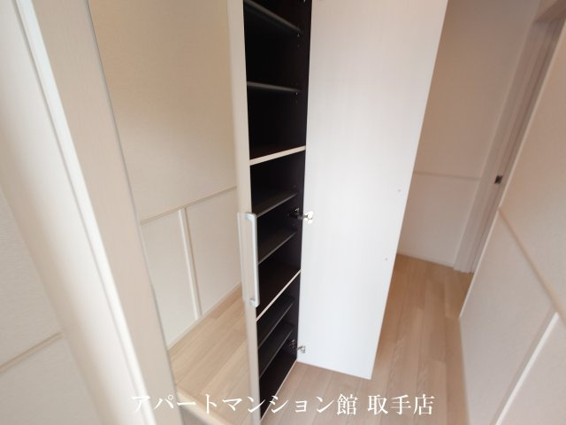ノイエハイマートの洋室