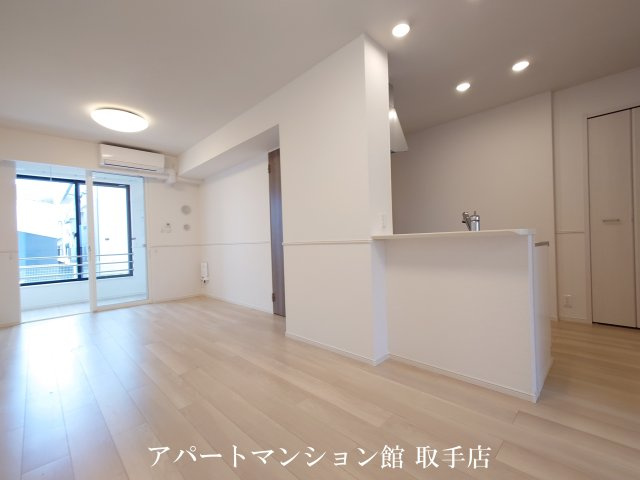 ノイエハイマートの居間・リビング