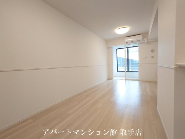ノイエハイマートの居間・リビング