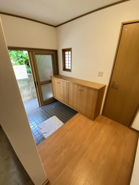 西子飼戸建の玄関