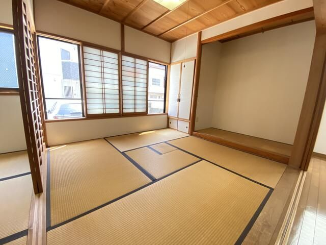 西子飼戸建の寝室
