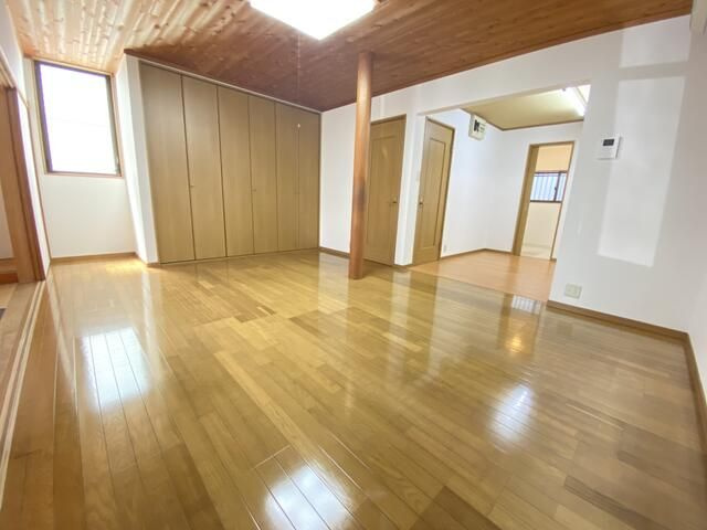 西子飼戸建の居間・リビング