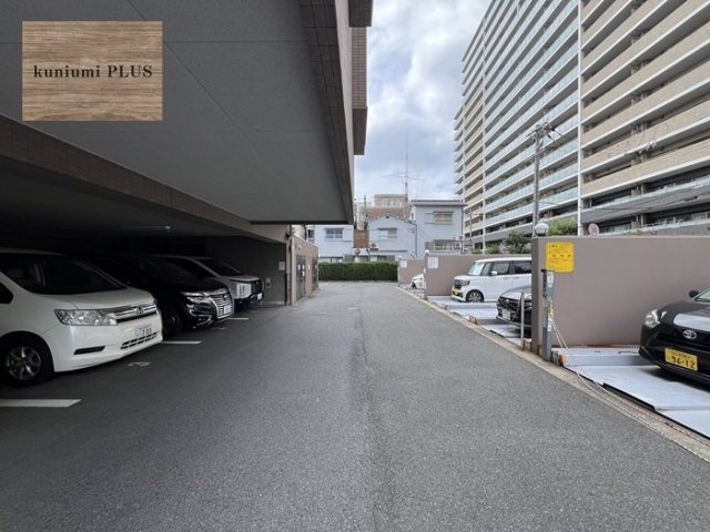 クレアシティ鶴見花博通りの駐車場