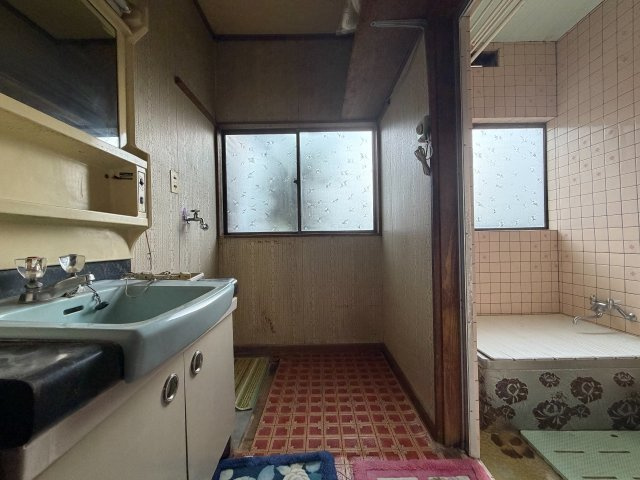 【洗面所】 | 都留市十日市場　駐車場５台　9DK