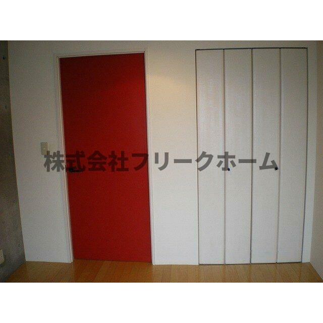 三鷹市下連雀４丁目の賃貸マンションの収納