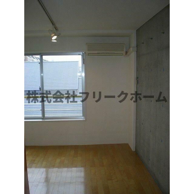 三鷹市下連雀４丁目の賃貸マンションの居間・リビング