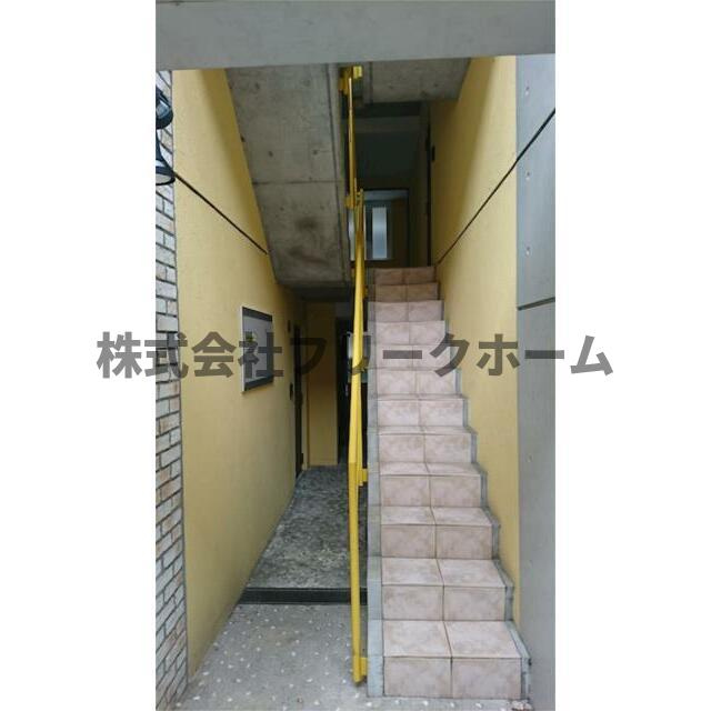 三鷹市下連雀４丁目の賃貸マンションのロビー