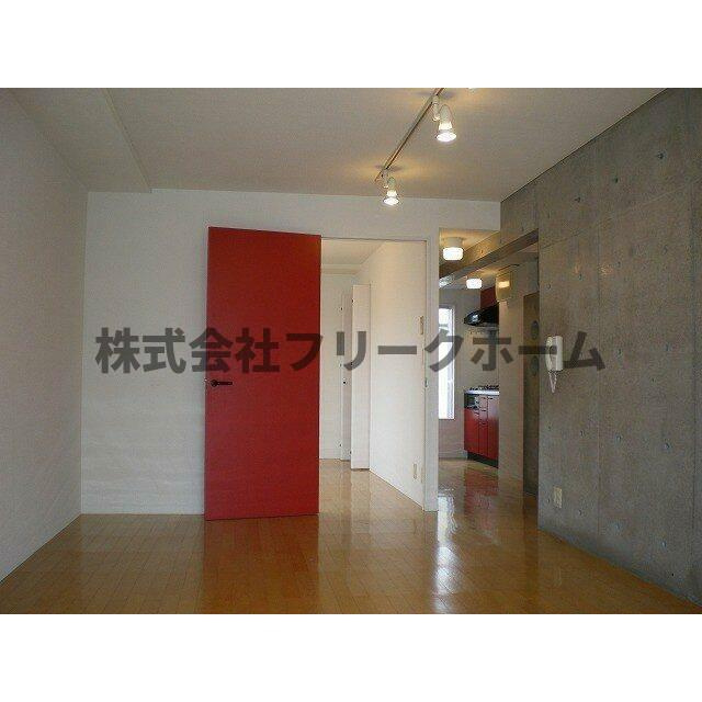 三鷹市下連雀４丁目の賃貸マンションの居間・リビング