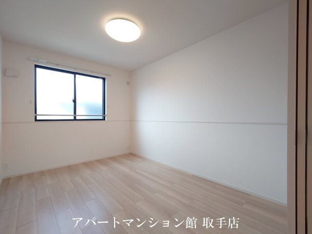 ノイエハイマートの駐車場