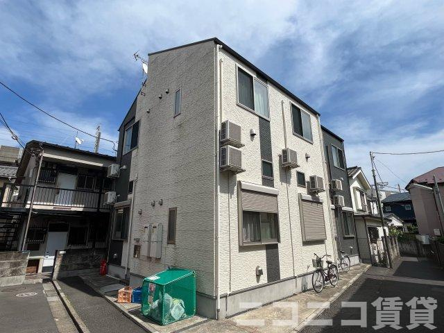 北区赤羽西２丁目のアパートの外観|
