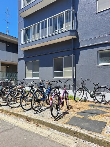 【その他共用部分】 | 船橋セブンハイツ | 敷地内自転車置き場です