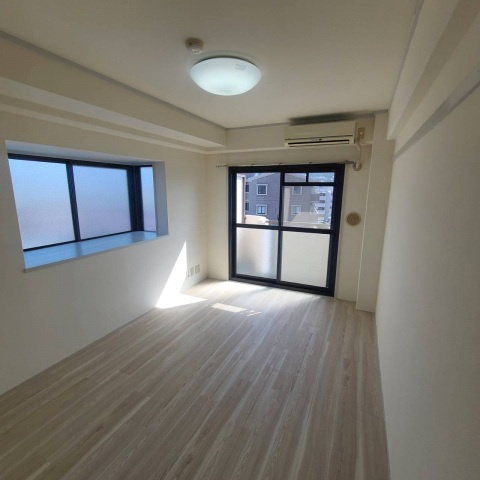 広島市安佐南区西原４丁目の賃貸マンションの居間・リビング