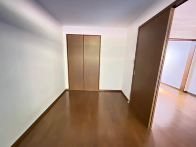 【寝室】 | ビッグフォレスト壱番館 | 寝室