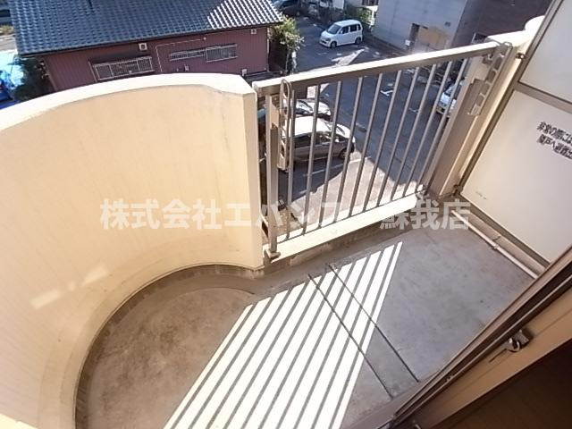 【バルコニー】 | フラワーパレス小倉 | 開放的で明るい空間を演出してくれるバルコニーです
