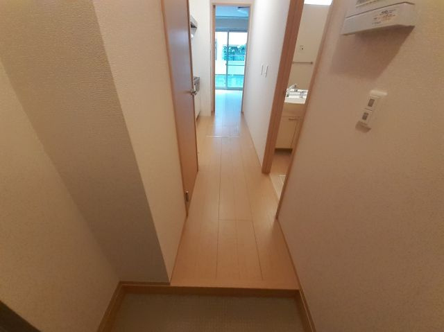 ドゥ　リヴェールの玄関