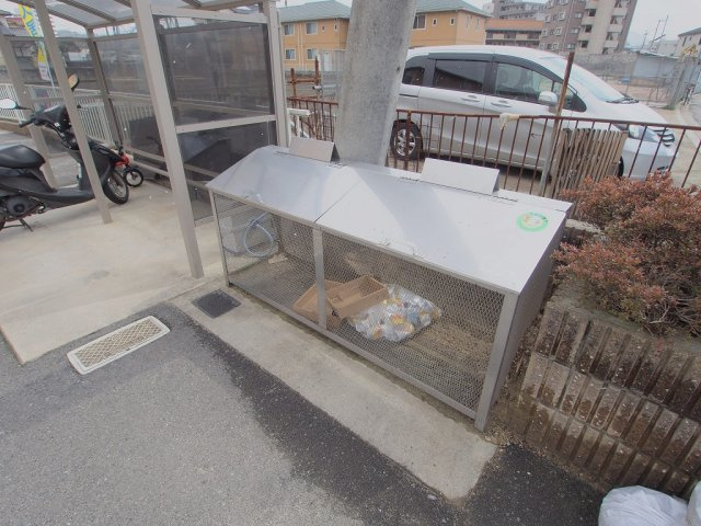 ウィングス緑井　B棟のその他共用部分