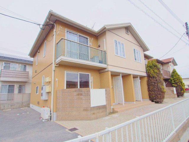 ウィングス緑井　B棟の外観