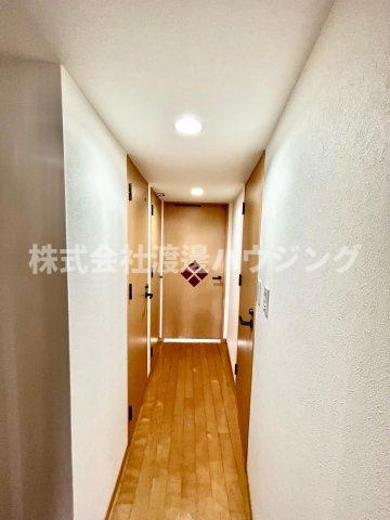 フォレステージュ江坂垂水町の玄関