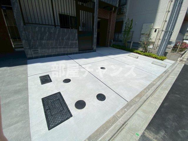 ディアレイシャス東別院Ⅲの駐車場